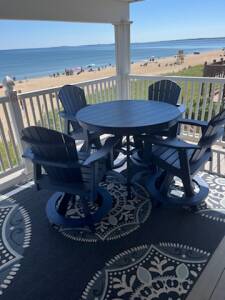 room 8 front deck overlooking the ocean